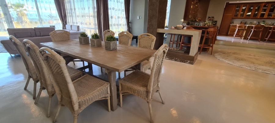 5 Bedroom Property for Sale in Gonubie Eastern Cape